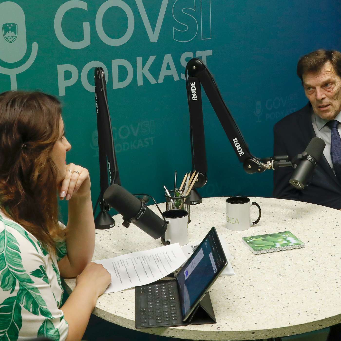 GOVSI Podkast: Z ministrom Logajem o spremembah v šolstvu GOVSI Podkast: Z ministrom Logajem o spremembah v šolstvu