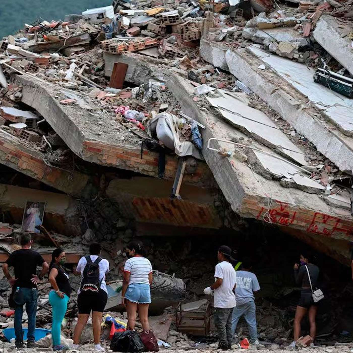 Episodio 1328: TERREMOTOS e INUNDACIONES ¿Han comenzado las profecias Biblicas? Luis Román episode artwork