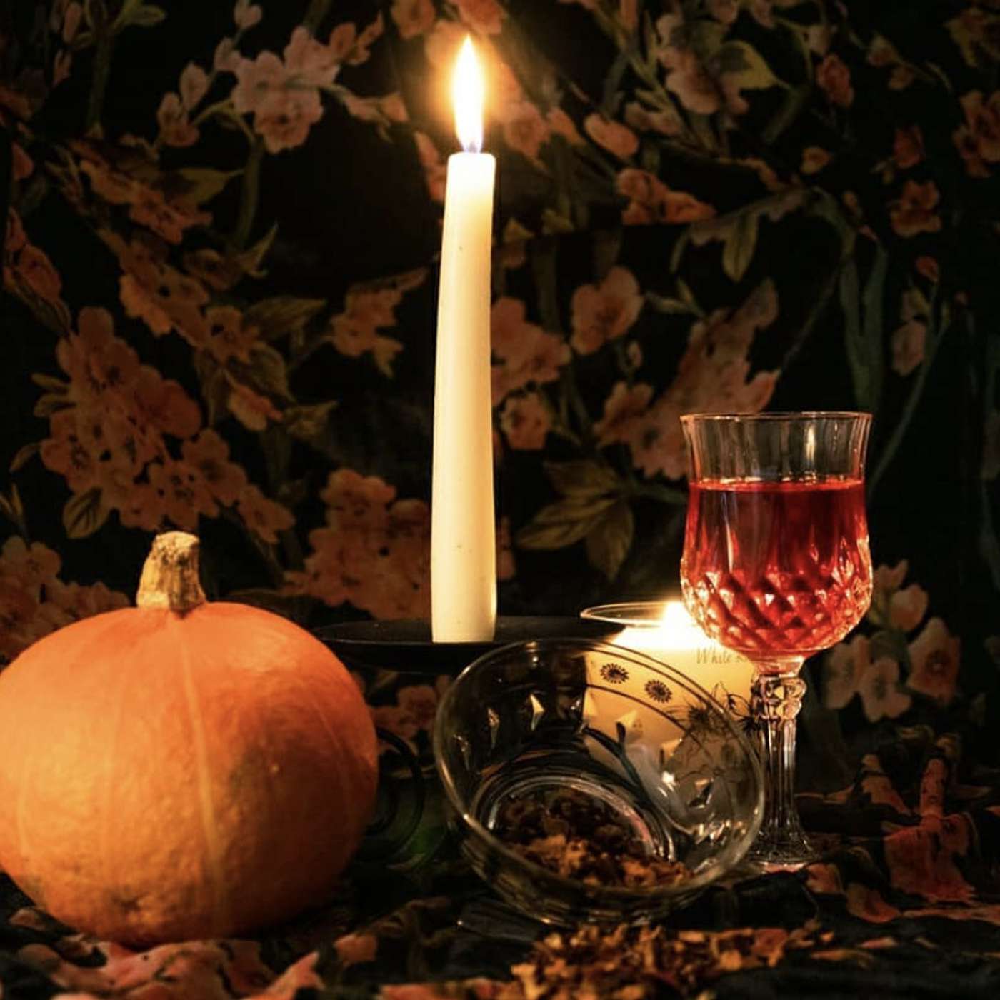 A MAGIC HOUR ON SAMHAIN : how to celebrate Samhain / Halloween, the witch wound and more