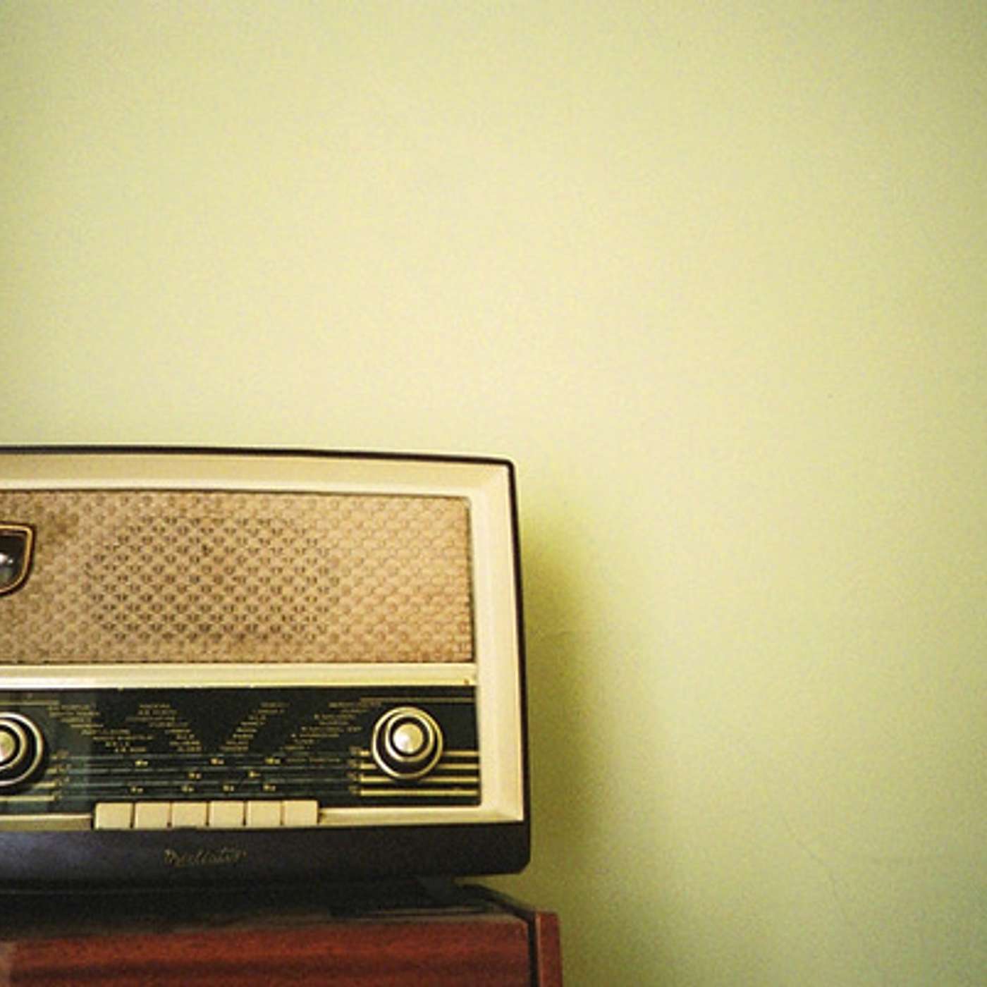 KneedeepRadio.Com