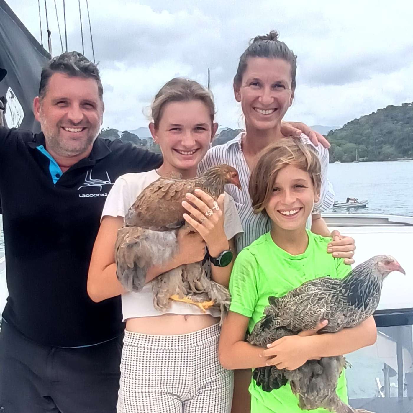 E104 - Eine Schweizer Familie kauft eine Insel - Folge 2 E104 - Eine Schweizer Familie kauft eine Insel - Folge 2