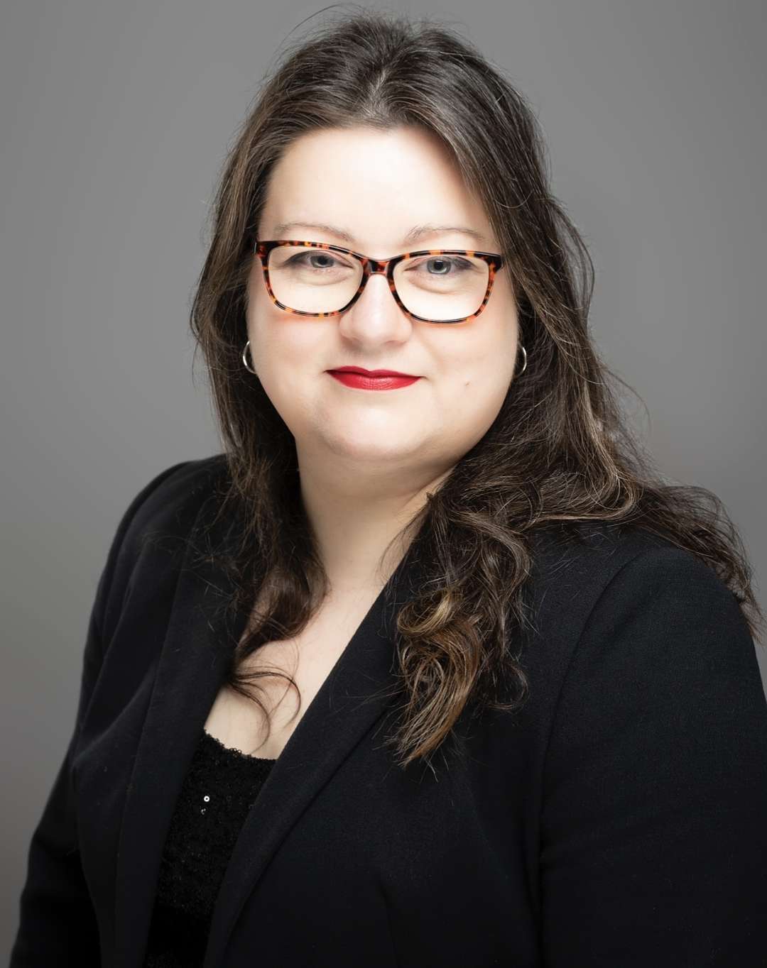 Dr Nia D Thomas