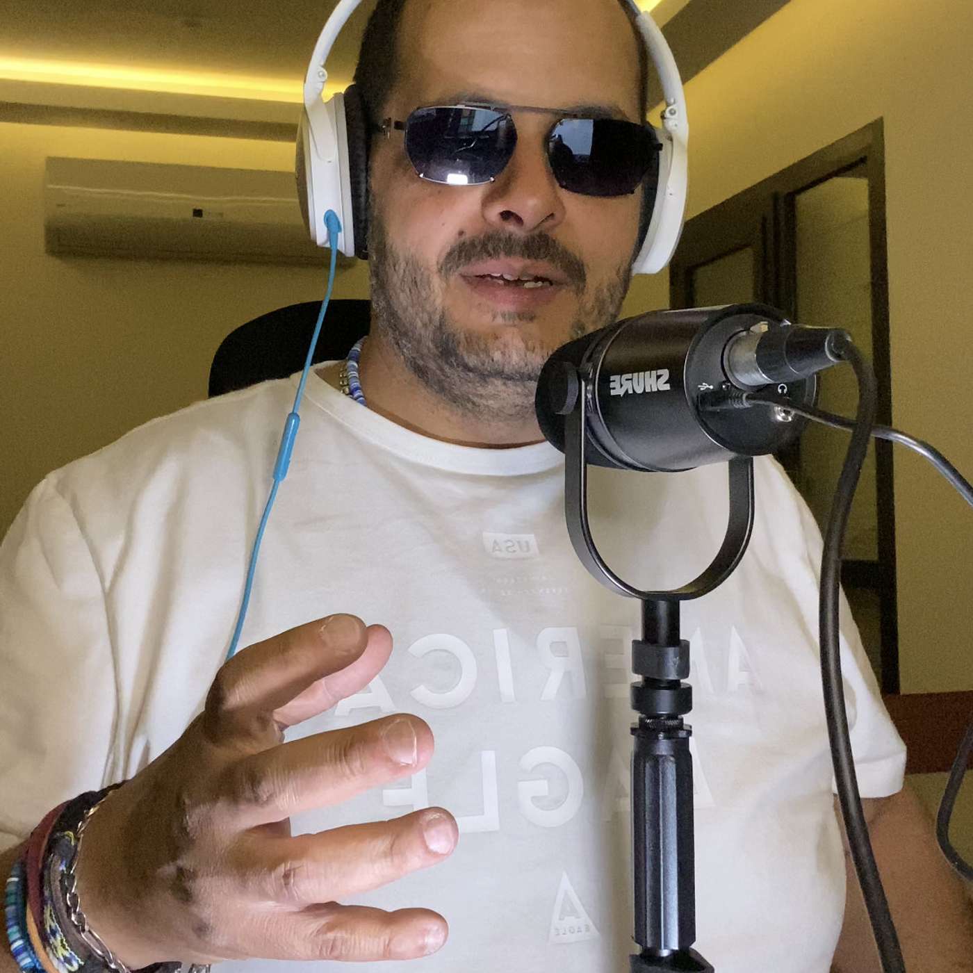 Heik 3aycheenha Ma3 Sam Akkawi - هيك عايشينها مع سام عكاوي