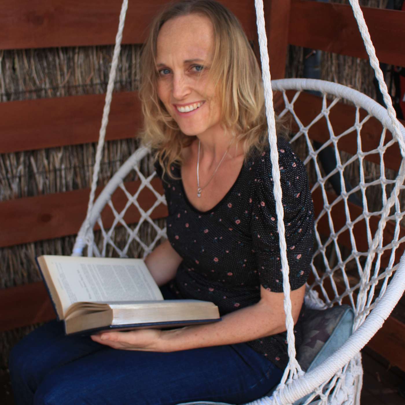 Beverley McWilliams on her 2024 Historical Novel Society prize-winning novel for children, 'Spies in the Sky' episode artwork