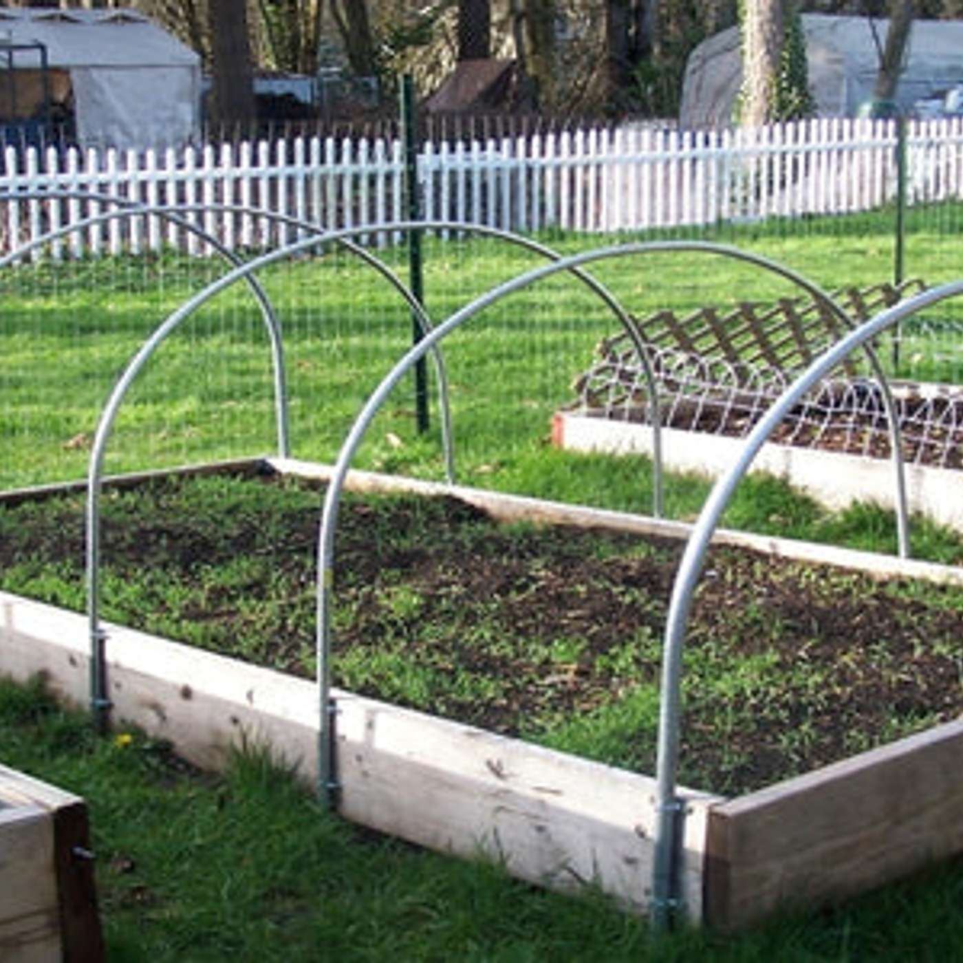 How to Make Hoops for Raised Beds Super Easily