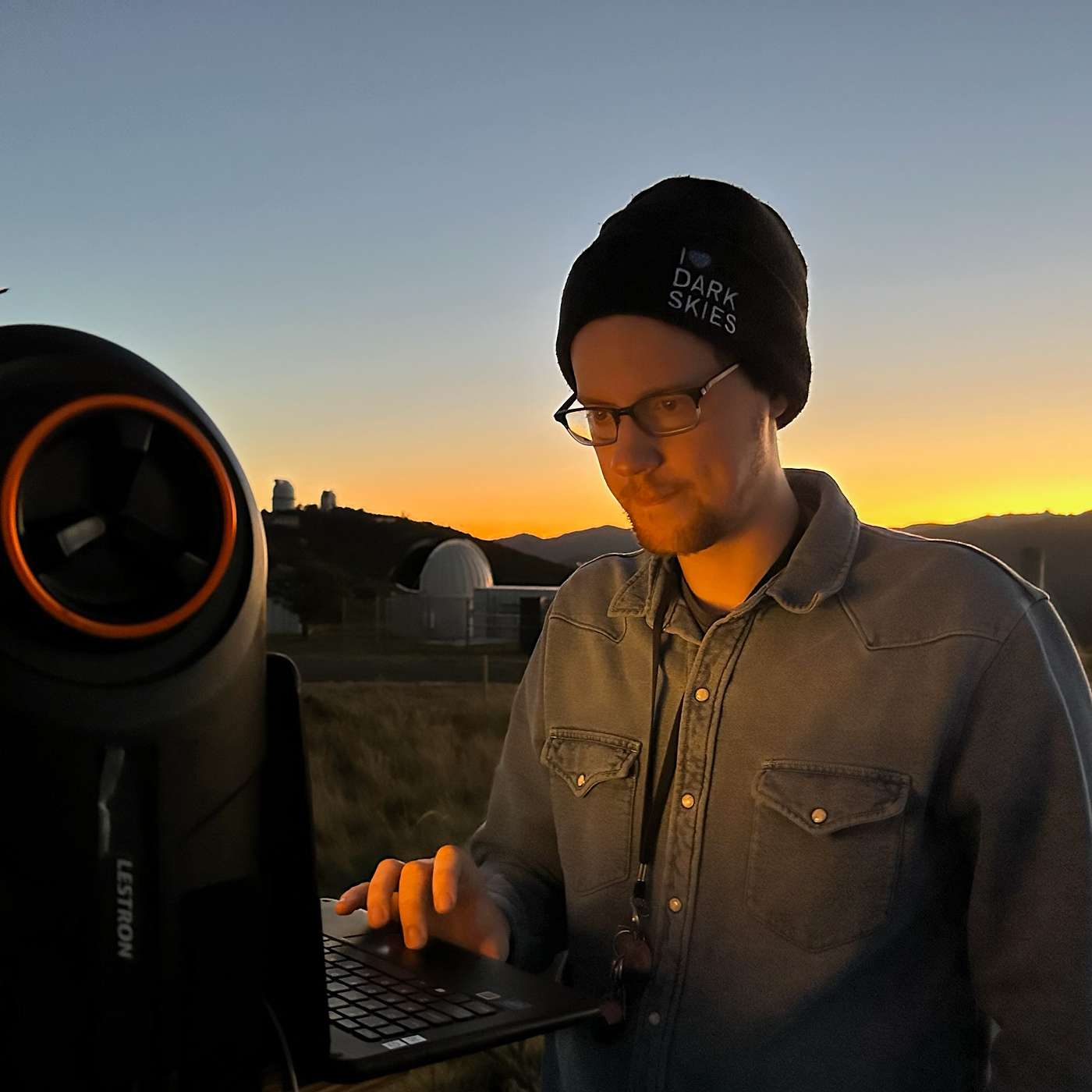 S1 E23: Protecting Dark Skies. Light pollution, birds, and responsible lighting with Stephen Hummel. episode artwork