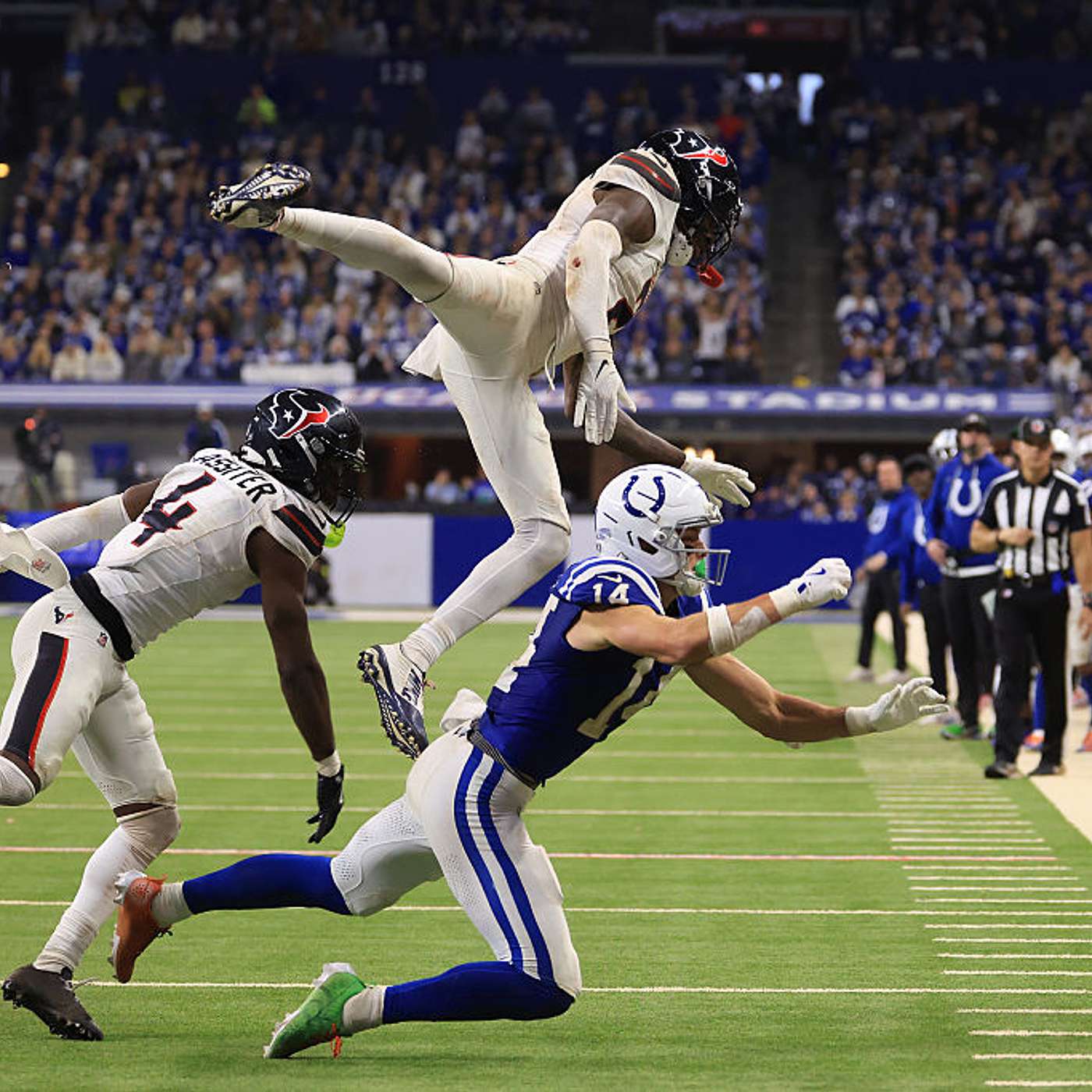 What Kamari Lassiter and Calen Bullock's success says about Texans' management: Plus, Alperen Sengun is BACK!