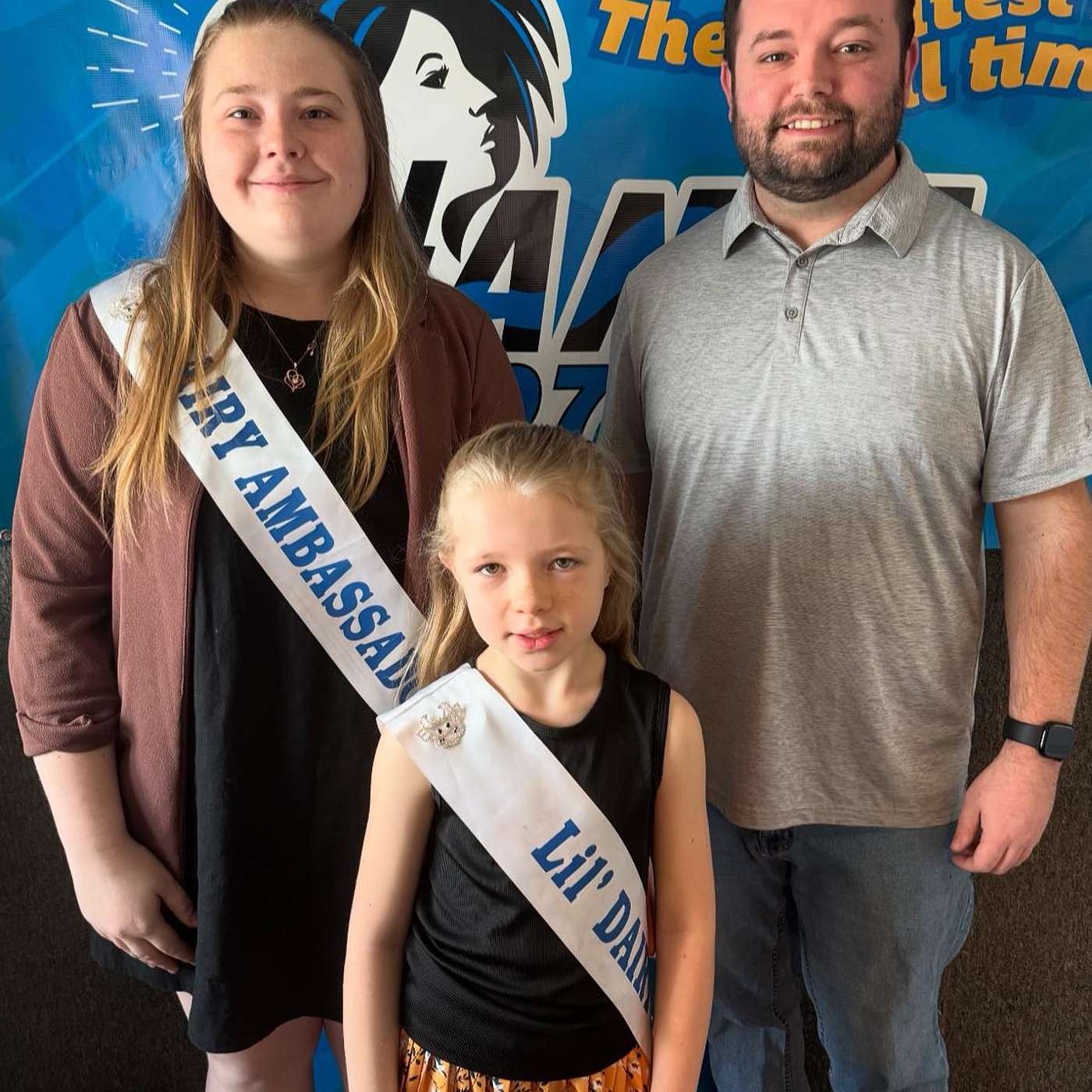 Dairy Ambassador Madyson Reich and Little Miss Emmalyn Reich in studio episode artwork
