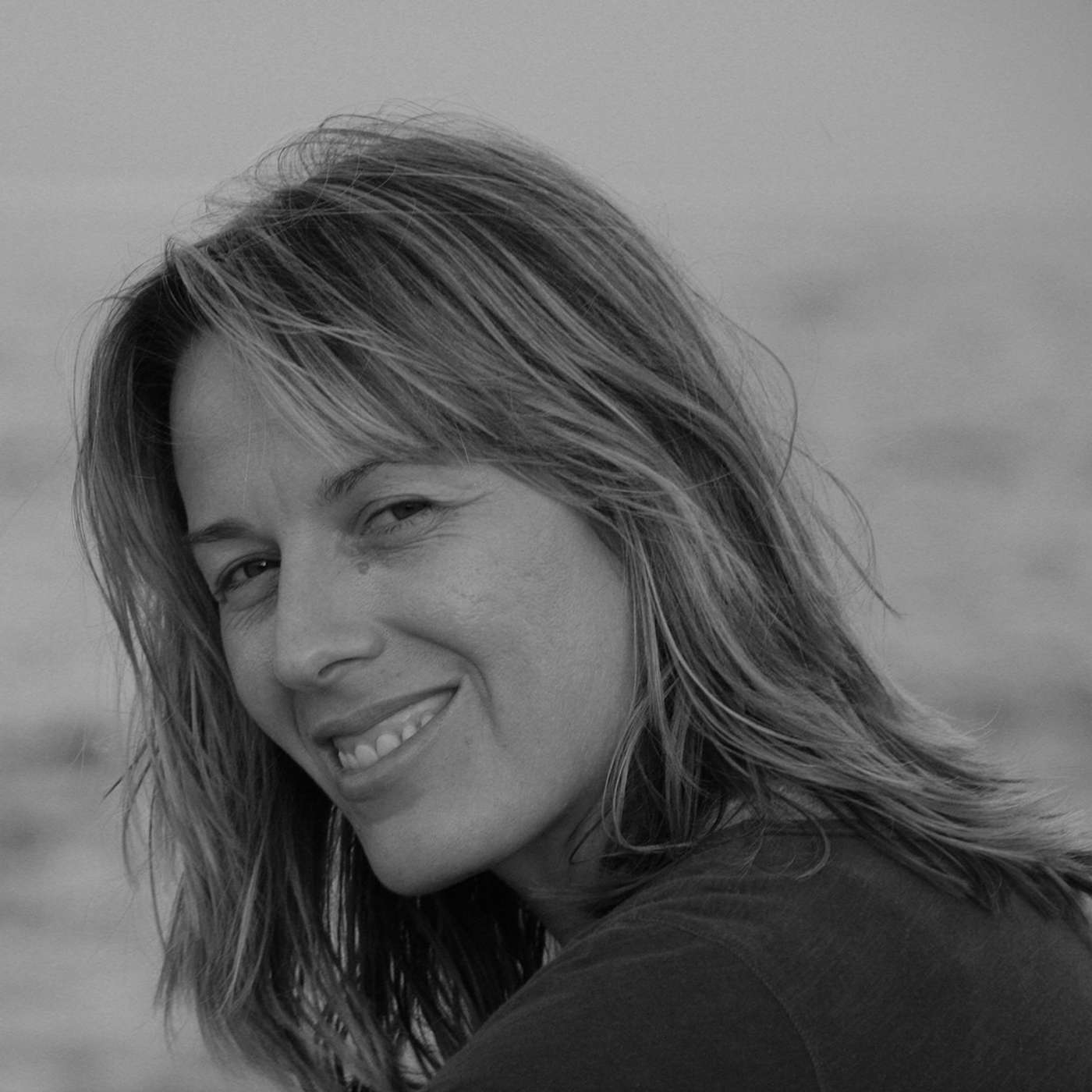 Lauren St John - Wave Riders