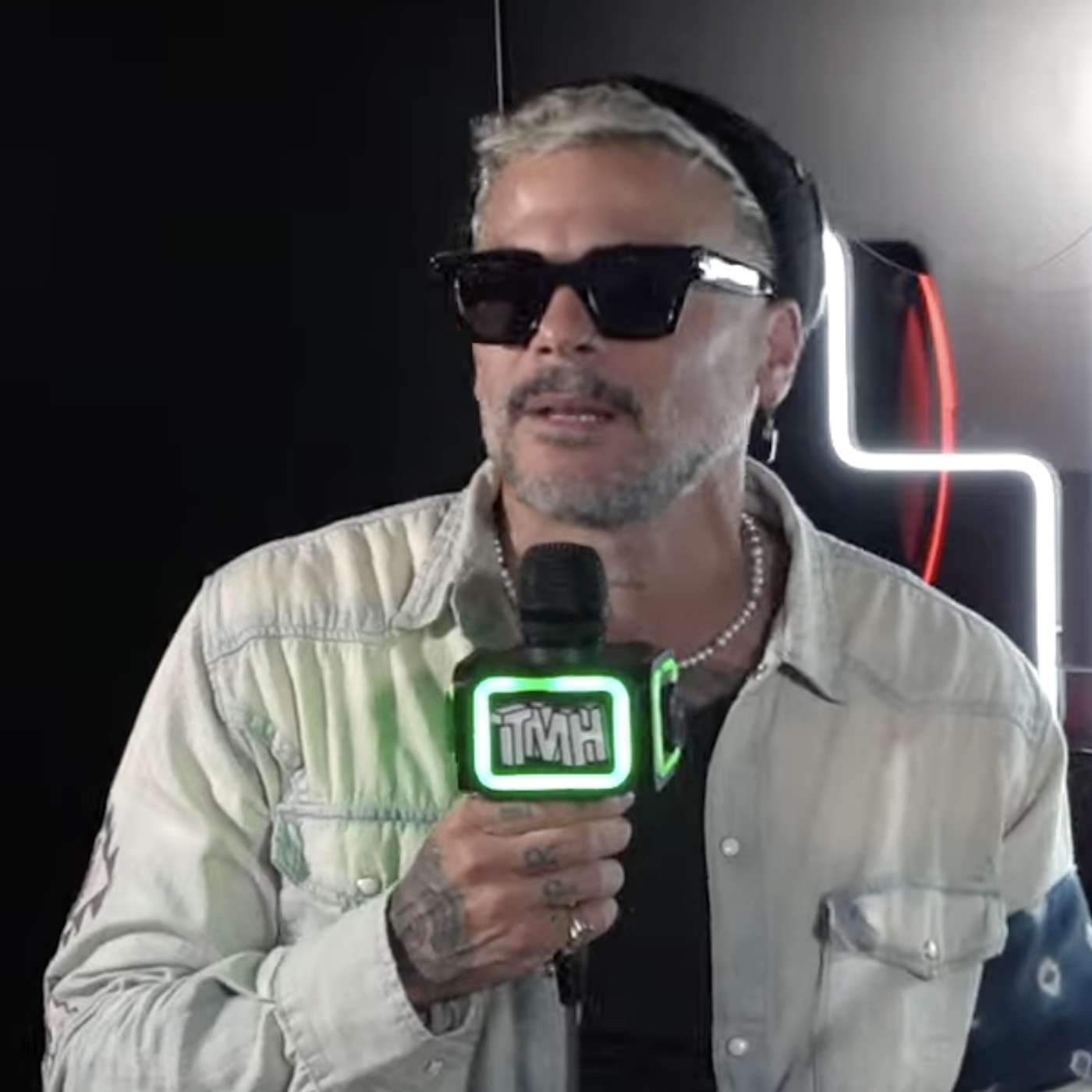 Entrevista a Pedro Capó: “Mi padre era músico, pero no quería que yo fuera músico. Yo me escondía” episode artwork