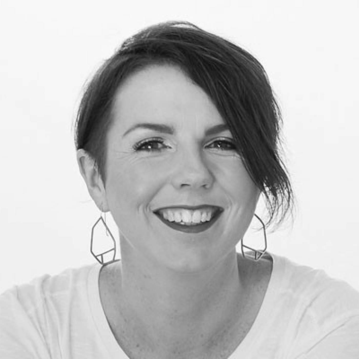 Kate Mildenhall talks dystopia, motherhood & the sailing trip of a lifetime in 'The Mother Fault' episode artwork