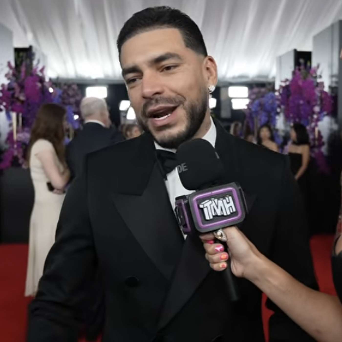 Entrevista a Ryan Castro en los GRAMMYs: "J Balvin merece un premio por inspirarnos"