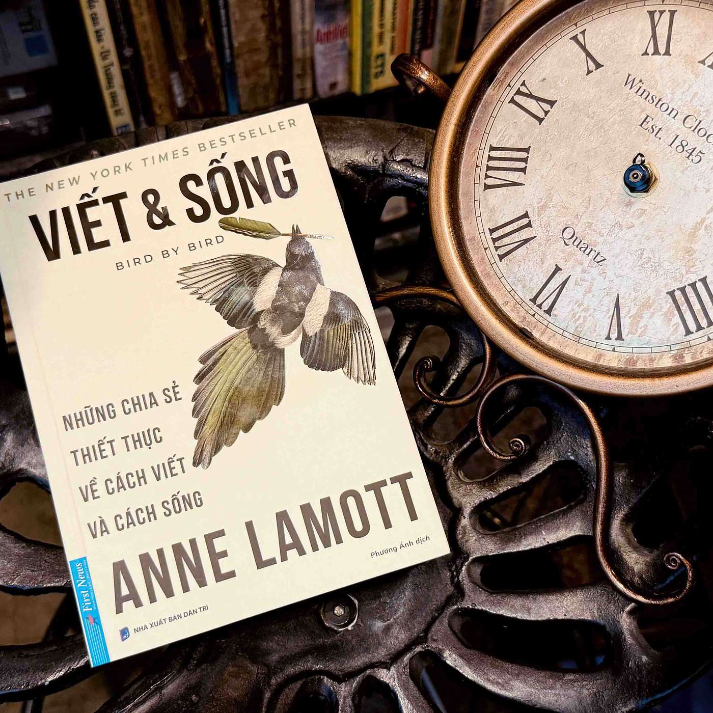 Viết và sống - Khi AI có thể viết thay, vì sao ta vẫn phải cầm bút?