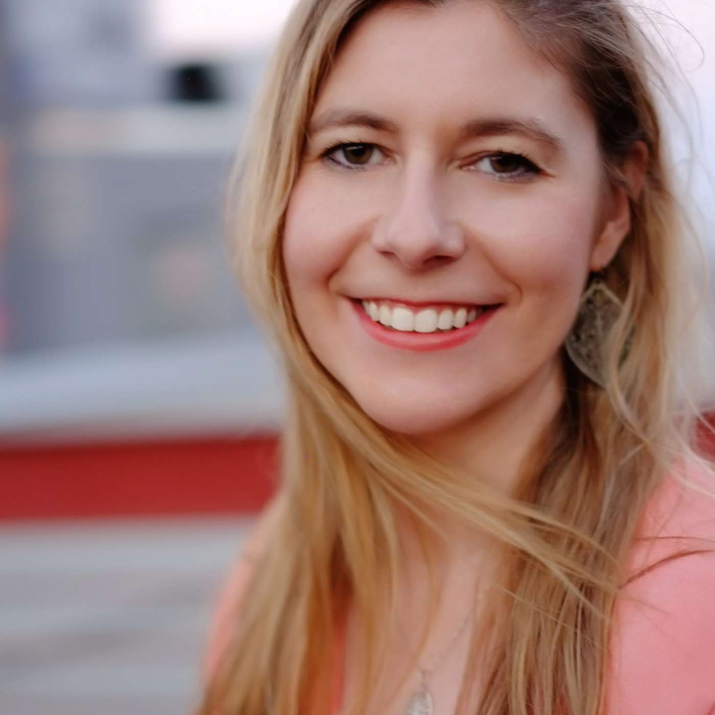 Navigating Mindfulness, AI, and Digital Well-Being with Caitlin Krause: An Exciting Exploration of Metaverse and Flow States in the Future of Work | S3 E30