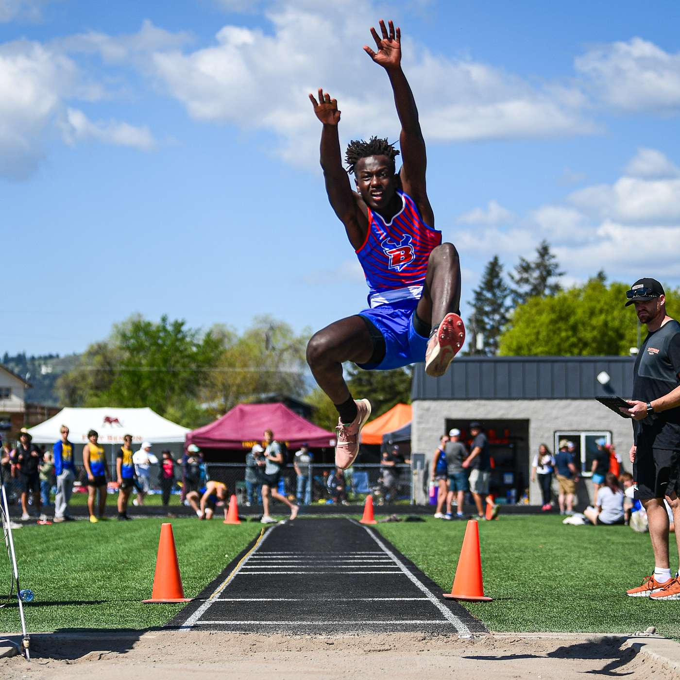 Bigfork’s Tamret Savik breaks 48-Year State Record at Class A Track Championships episode artwork