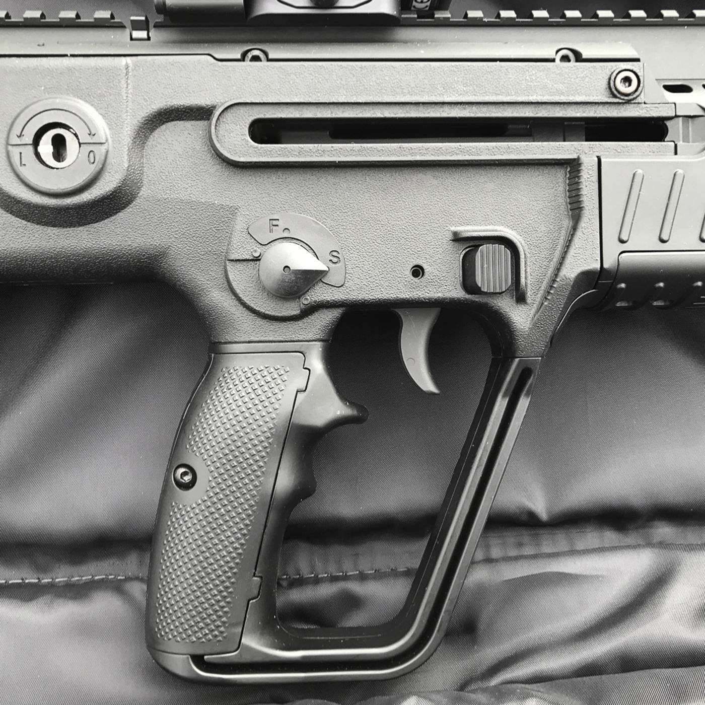Episode 2: Gun Review, Hands On With The Tavor X95 .223/5.56 Bullpup