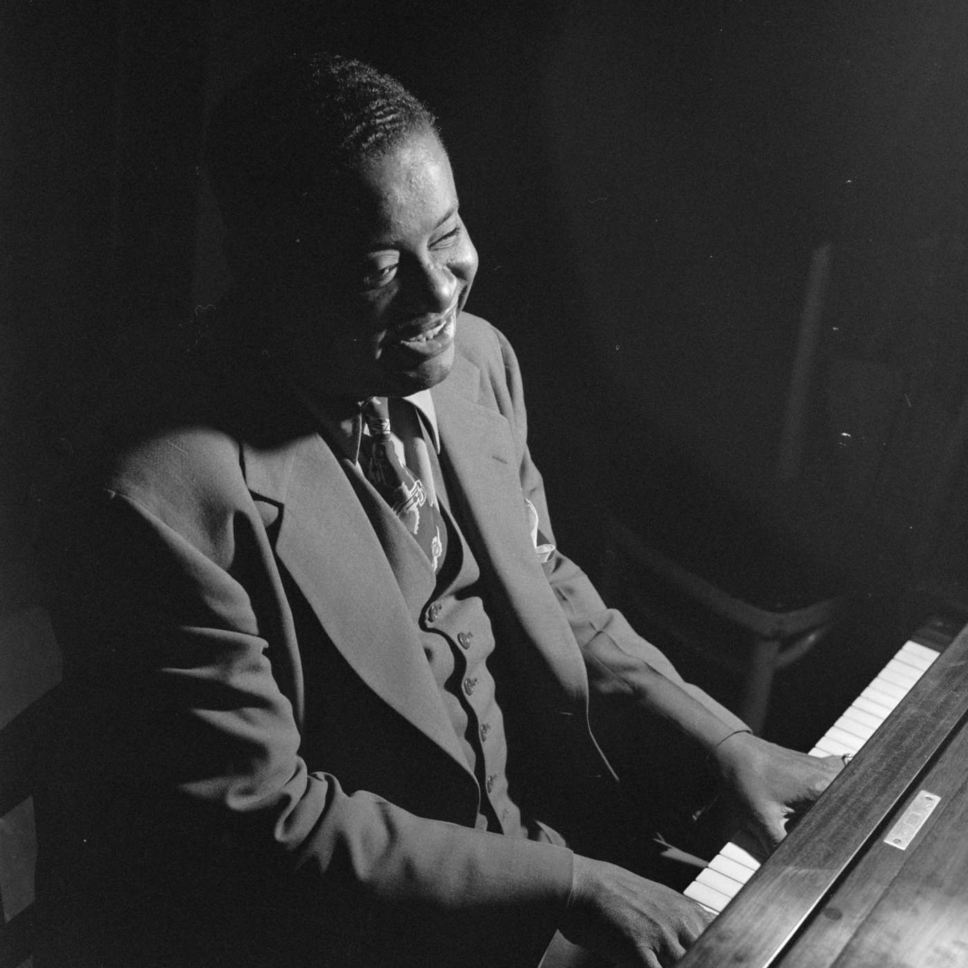 Embraceable You, Harmonic Analysis