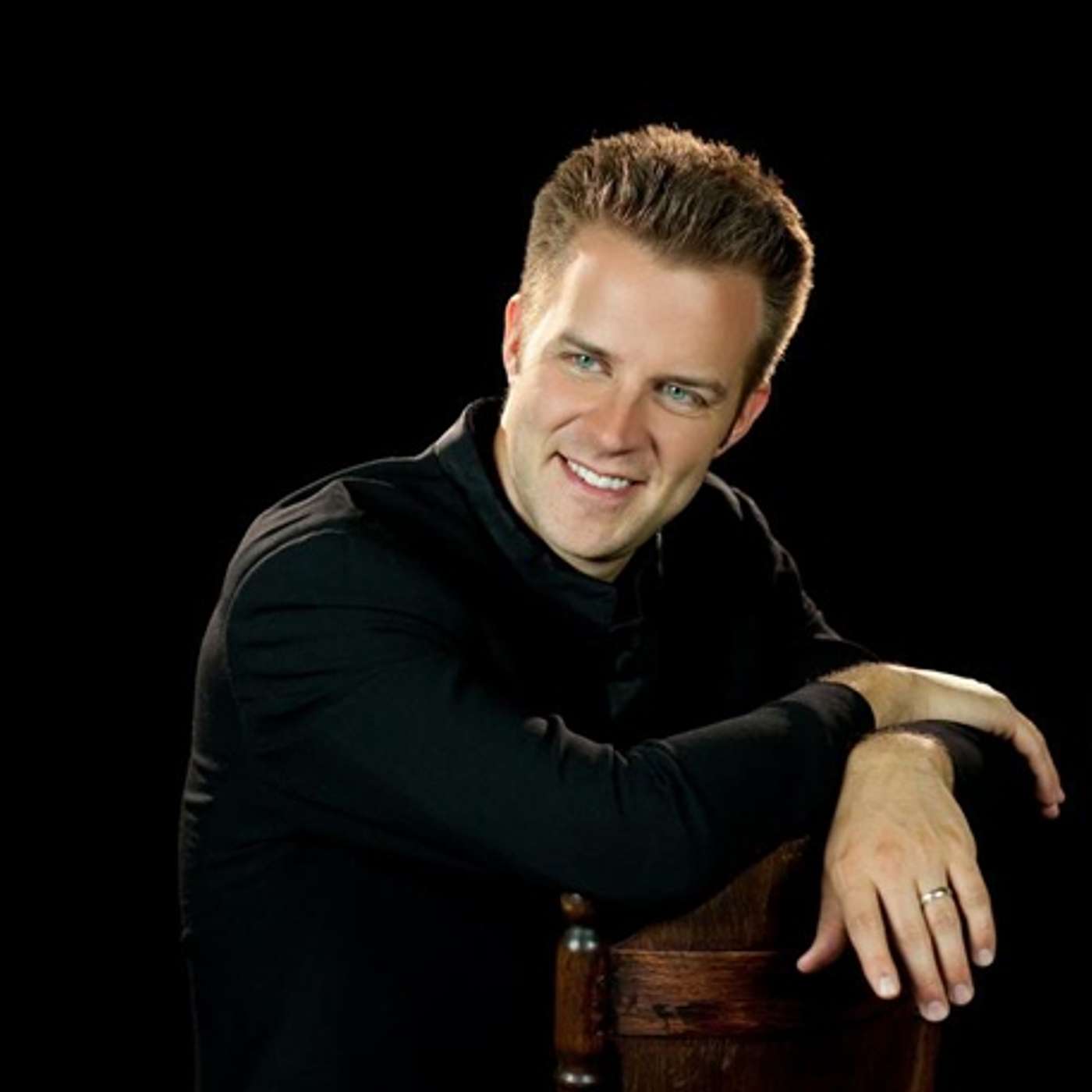 Pianist Bryan Wallick