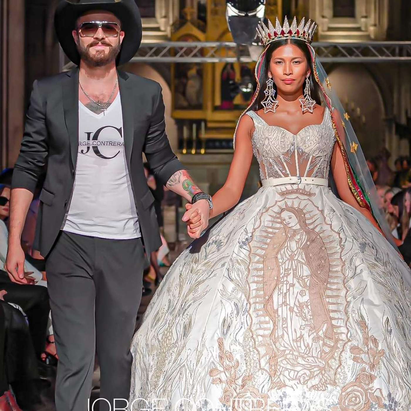 Episodio 723: 😱 Desfile De Moda Titulado "Guadalupe" En Catedral De París / Iglesia Católica Luis Roman episode artwork