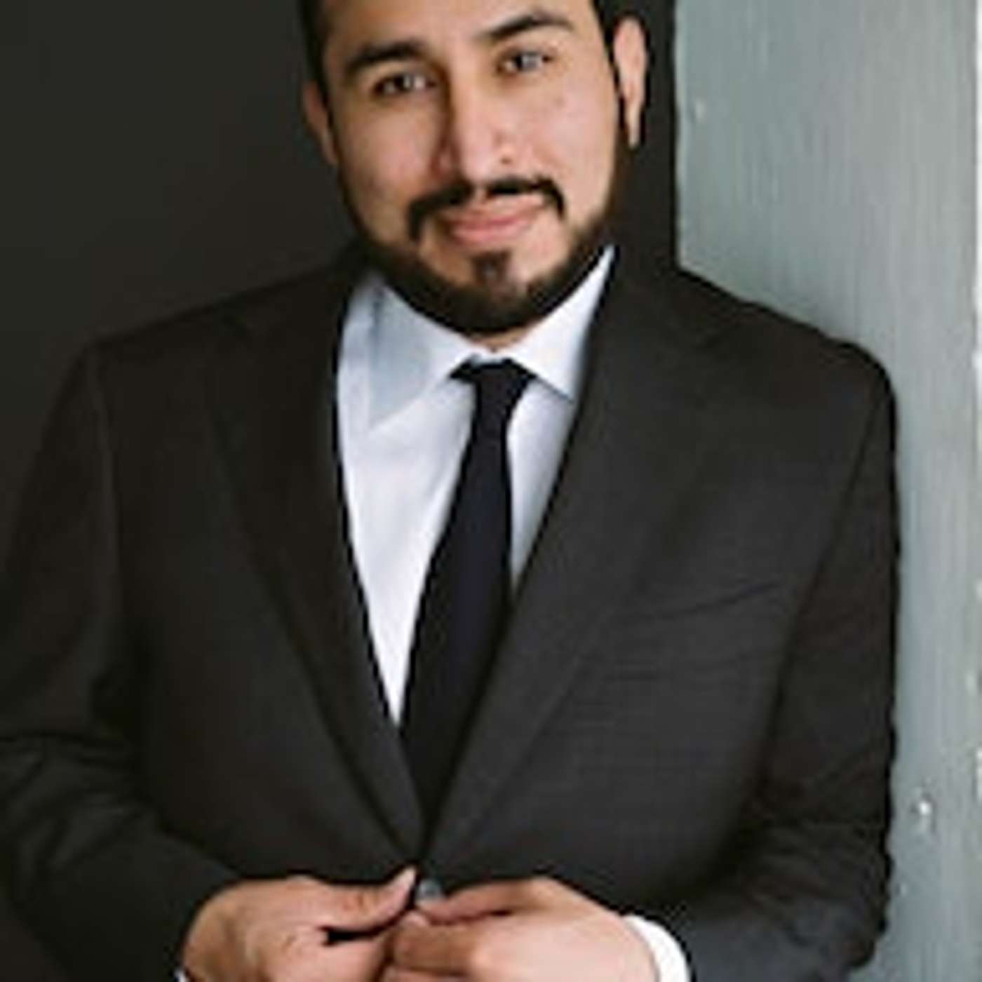 A Contagious Smile Gets to Speak to Carlos the Medium and gets an insight to speaking with loved ones that have passed