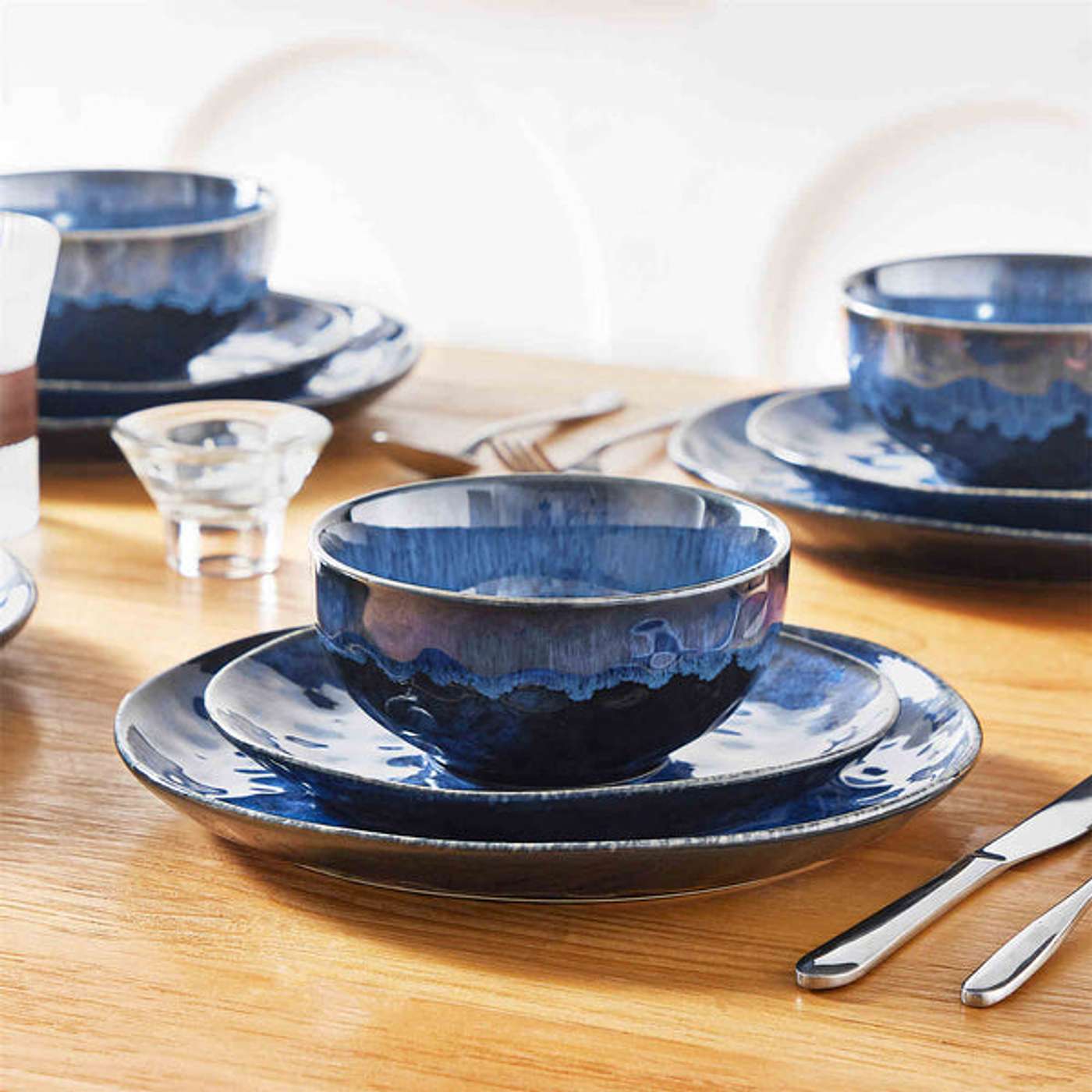 Reactive Glaze Dinnerware Buying Guide: How To Choose Unique Tabletop Art