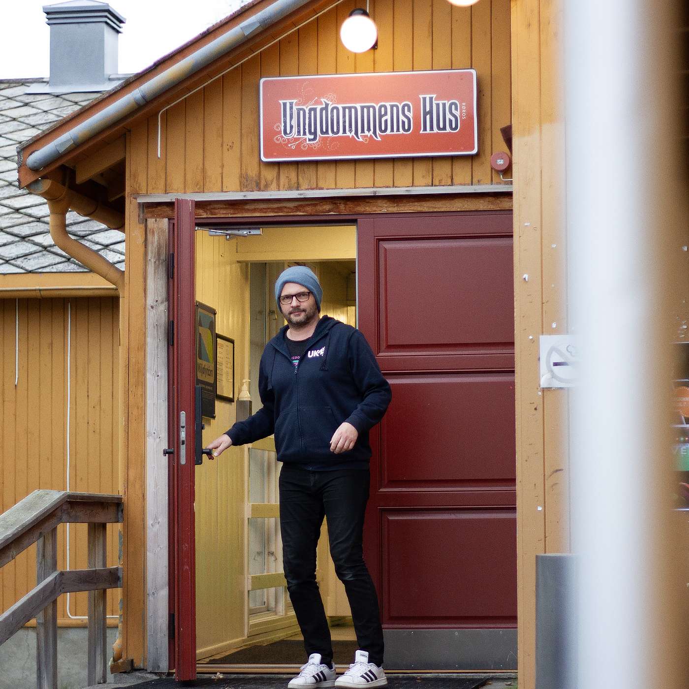 Ungdommens Hus feirer 40 år. En pod om huset, ungdommene, historikken og feiringa