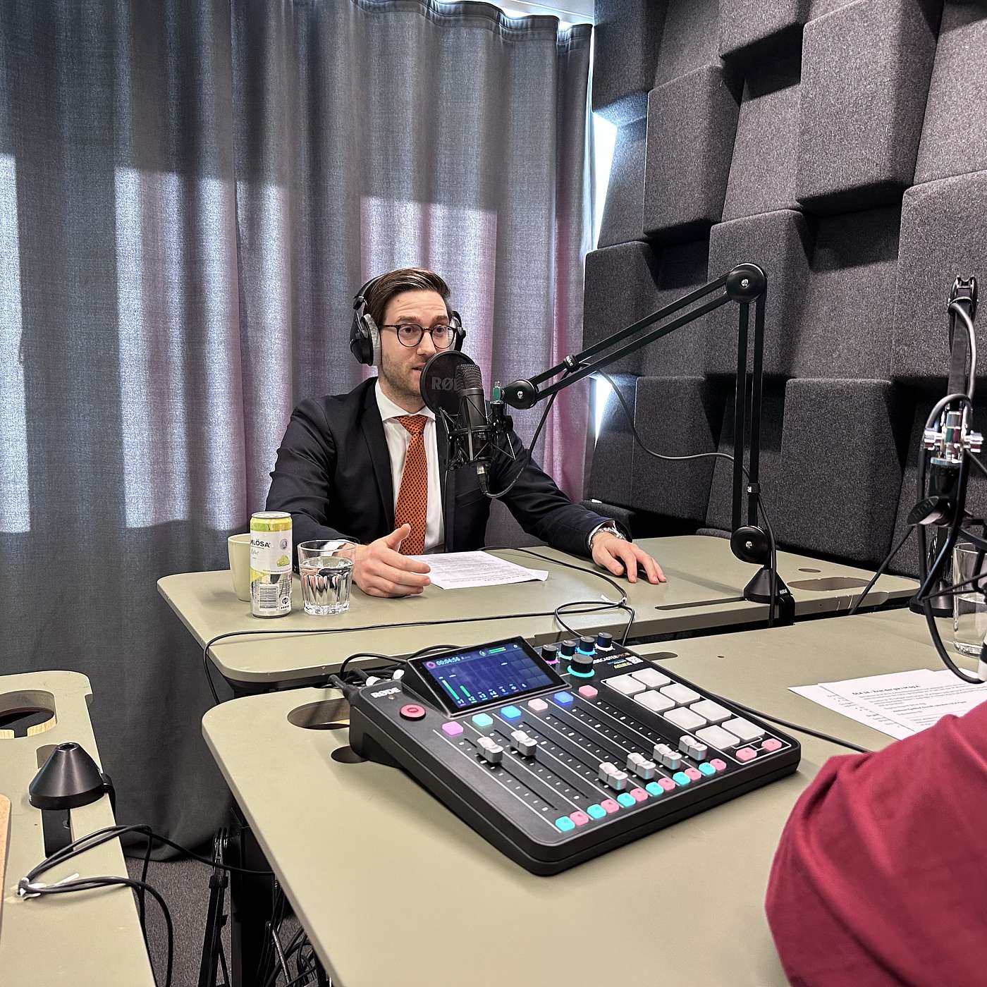 Stærkt sammenhold. Globalt