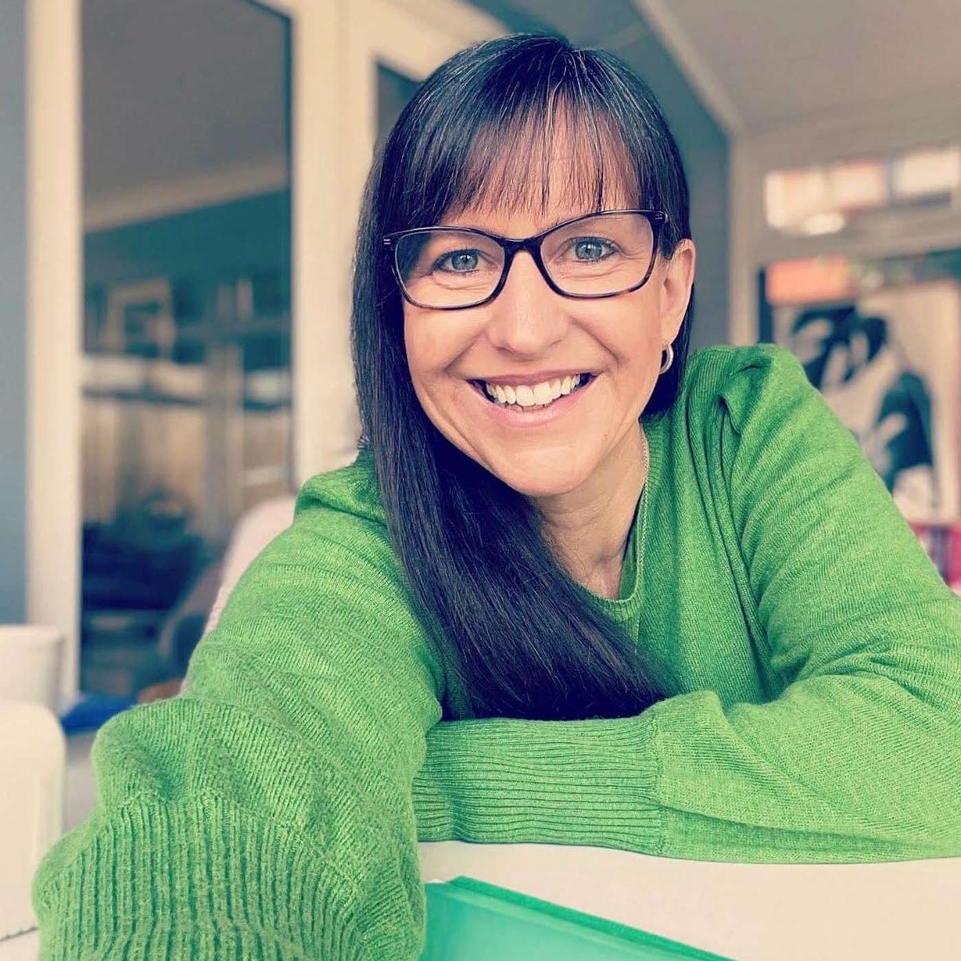 Chatroom with Kelly Tabiner (Part 2) 'Herself' & Beyond.