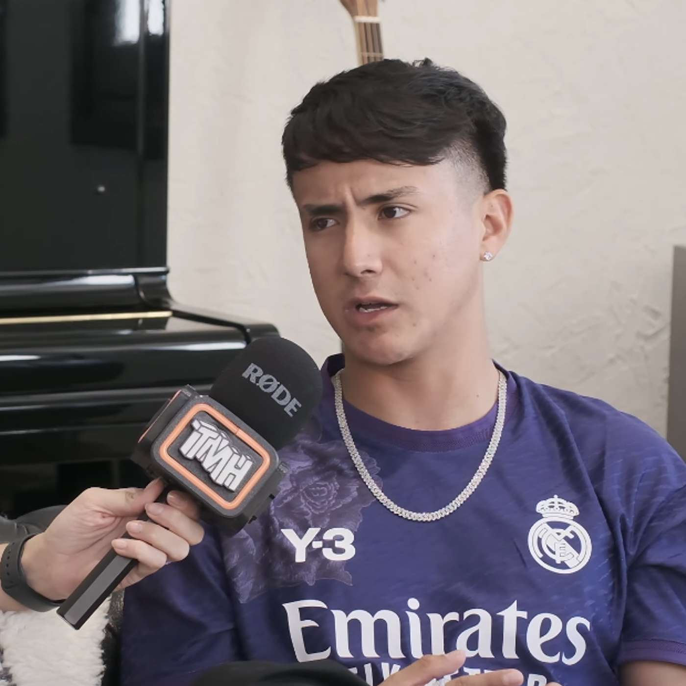 Entrevista a Yng Lvcas: "Estar compitiendo con Miley, Bad y Feid es una experiencia que me queda" episode artwork