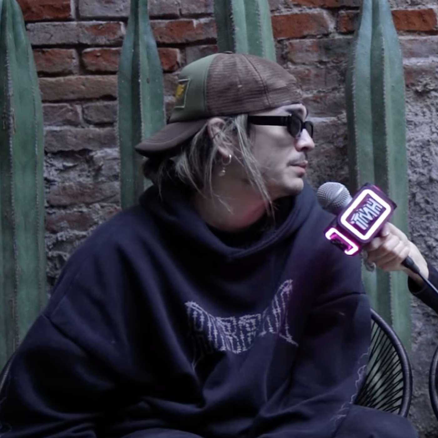 Entrevista a Airbag: "Vivimos más de noche, pero no podemos decir como son"