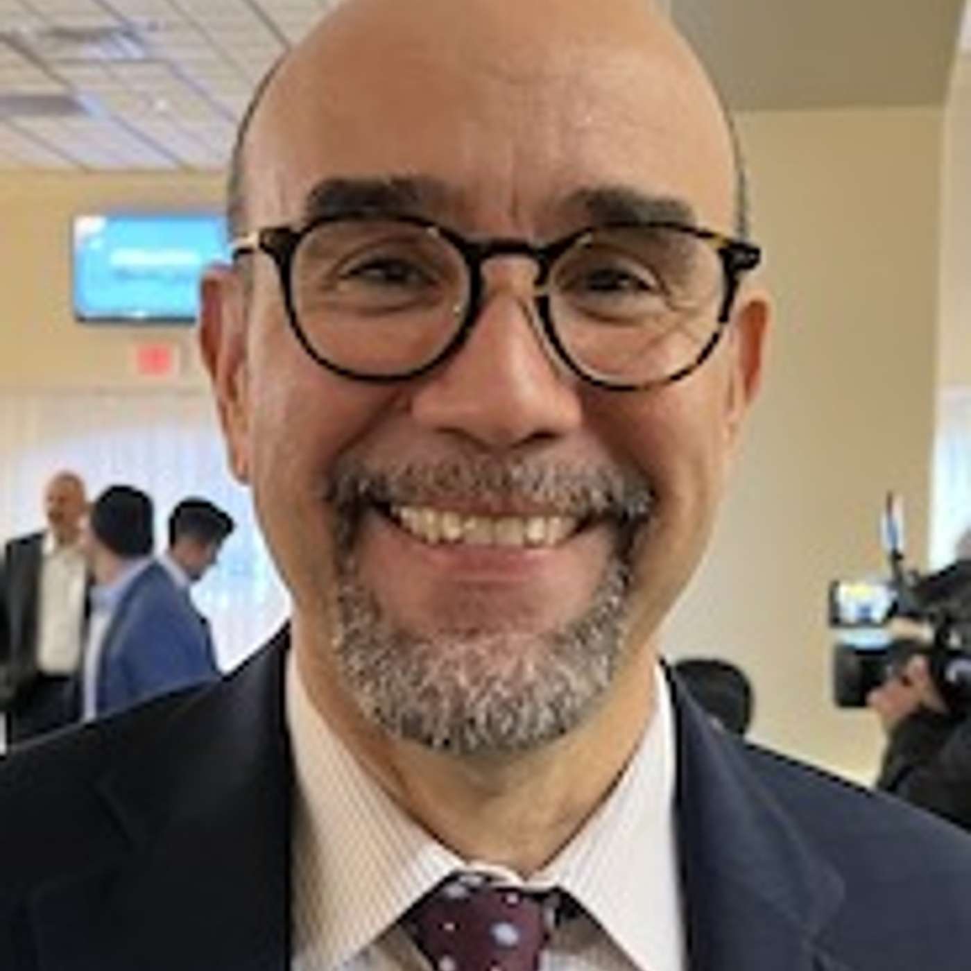 La Fontaine gives update on work of UTRGV’s School of Podiatry episode artwork