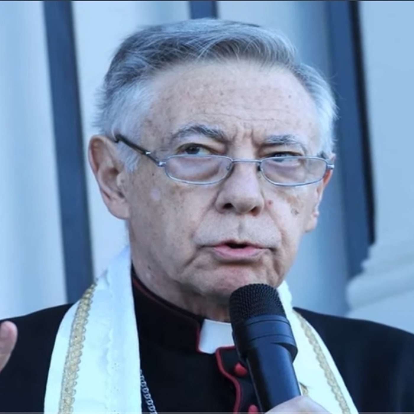 Episodio 895: Otra Más De La Actual Monarquía Absoluta / Destituyen Obispo Strickland/ Luis Román