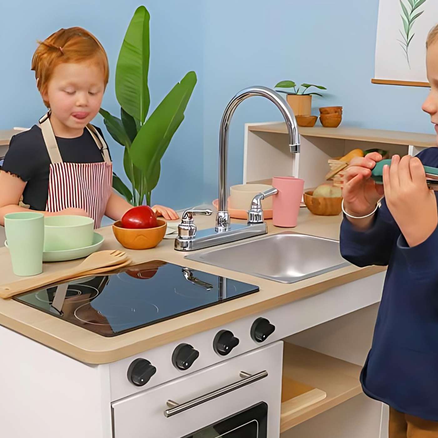 🎙️ Wooden vs Plastic Play Kitchens: Which Is Better for Kids?
