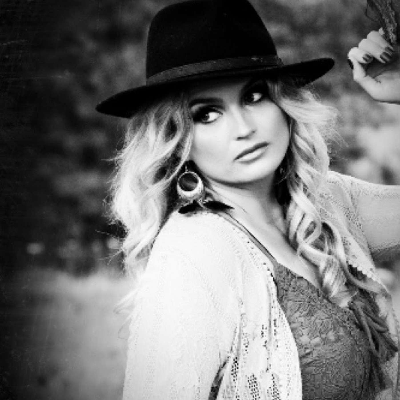Season 2 - Episode 52 - Jen - Singer/ Songwriter - Diamond & Whiskey