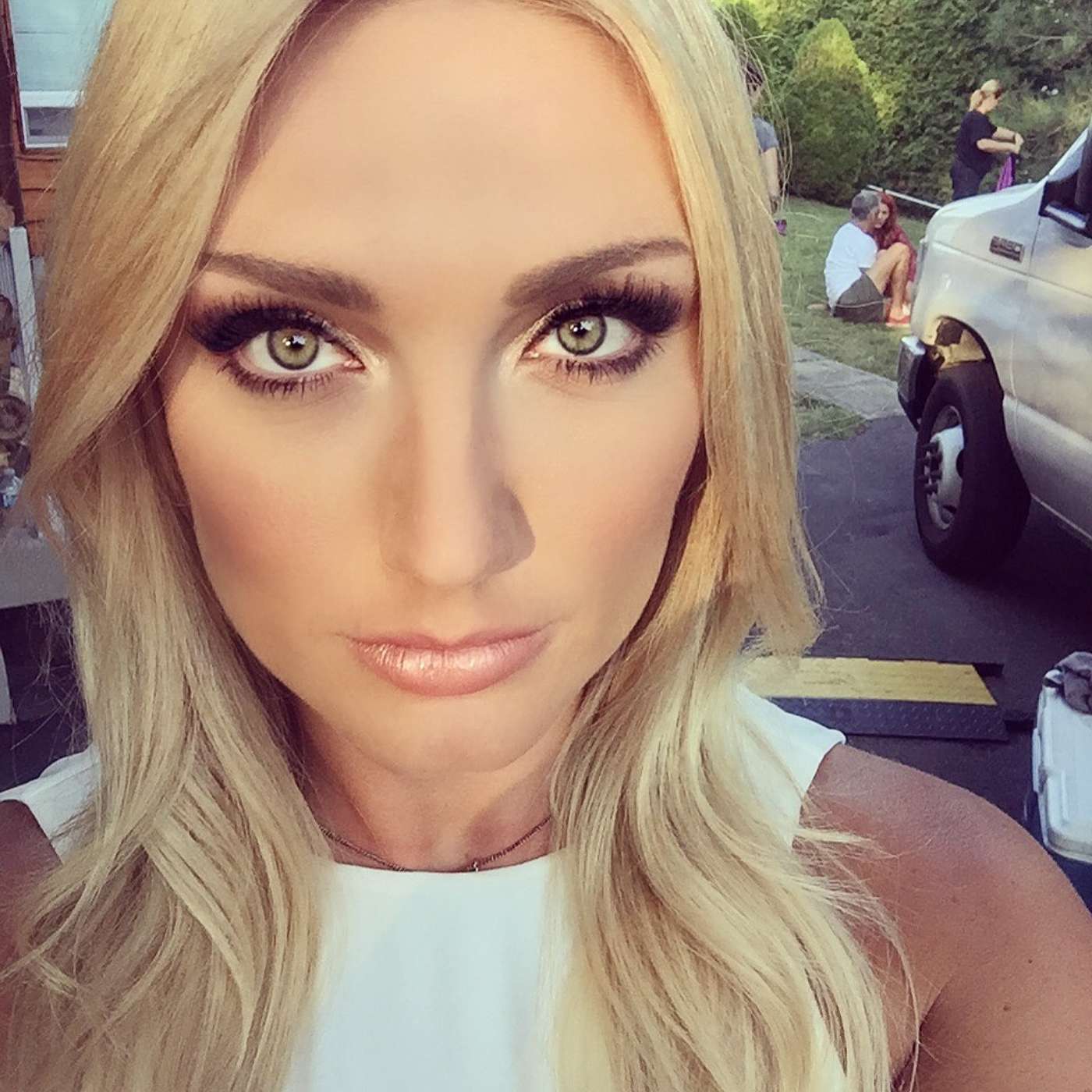 Lee Richey talks with TV star, singer, actress and entrepreneur...BROOKE HOGAN episode artwork