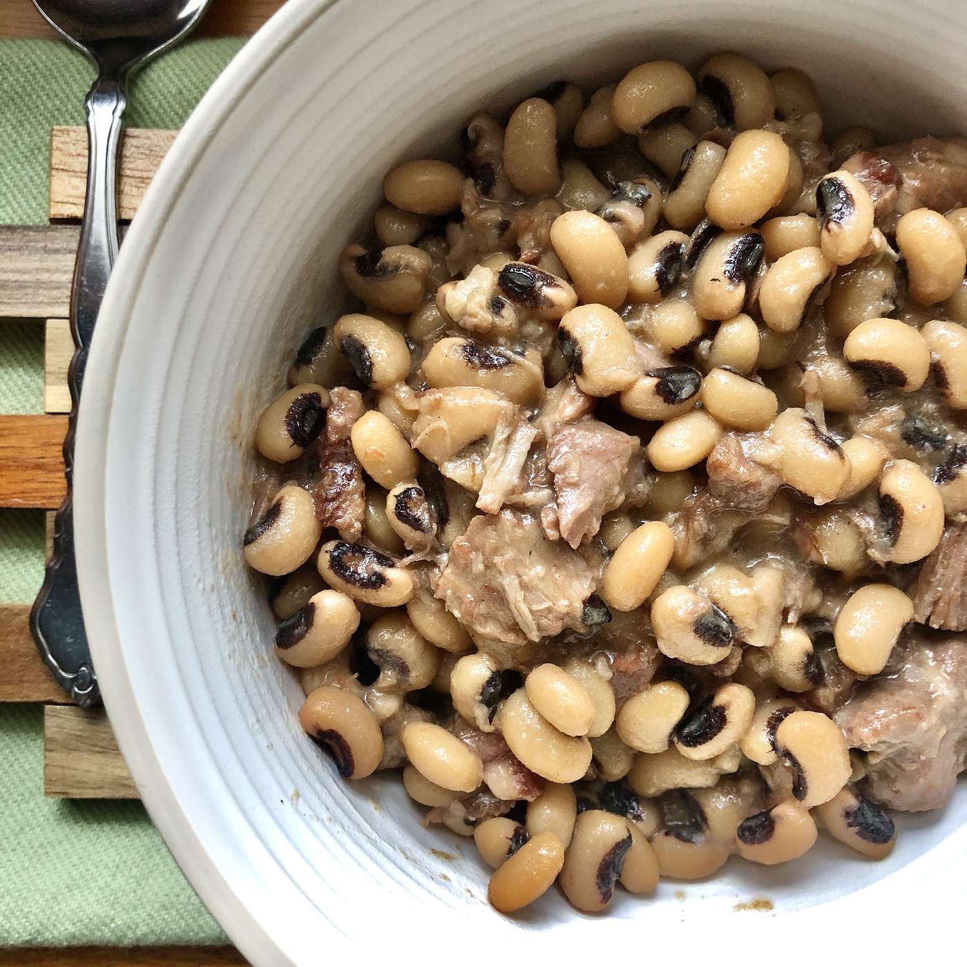 S4 E8 Beany Halloween-y: Black-eyed peas with pork, and Japanese pancakes with red bean filling (dorayaki)