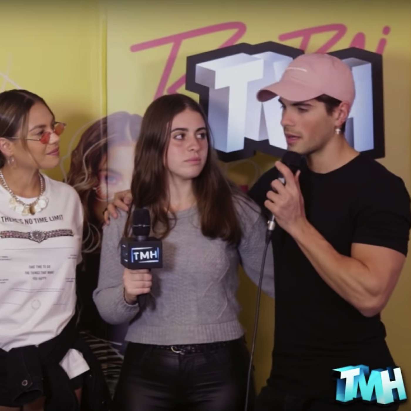 Tu Musica Hoy - #EntrevistaFan Un grupo de fanáticas entrevista a Rombai episode artwork
