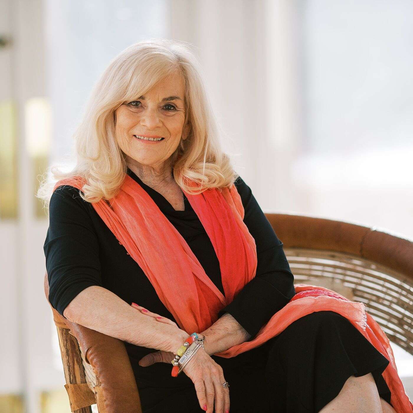 A Contagious Smile Sits Down with The Lovely Jacquie Elliott