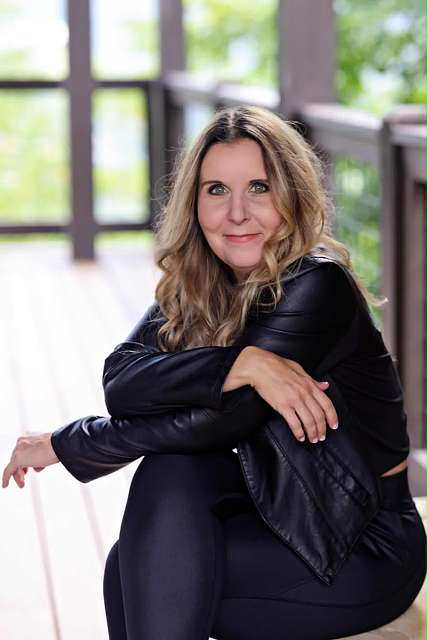 Amy Dawns - Coach, Speaker, Broker