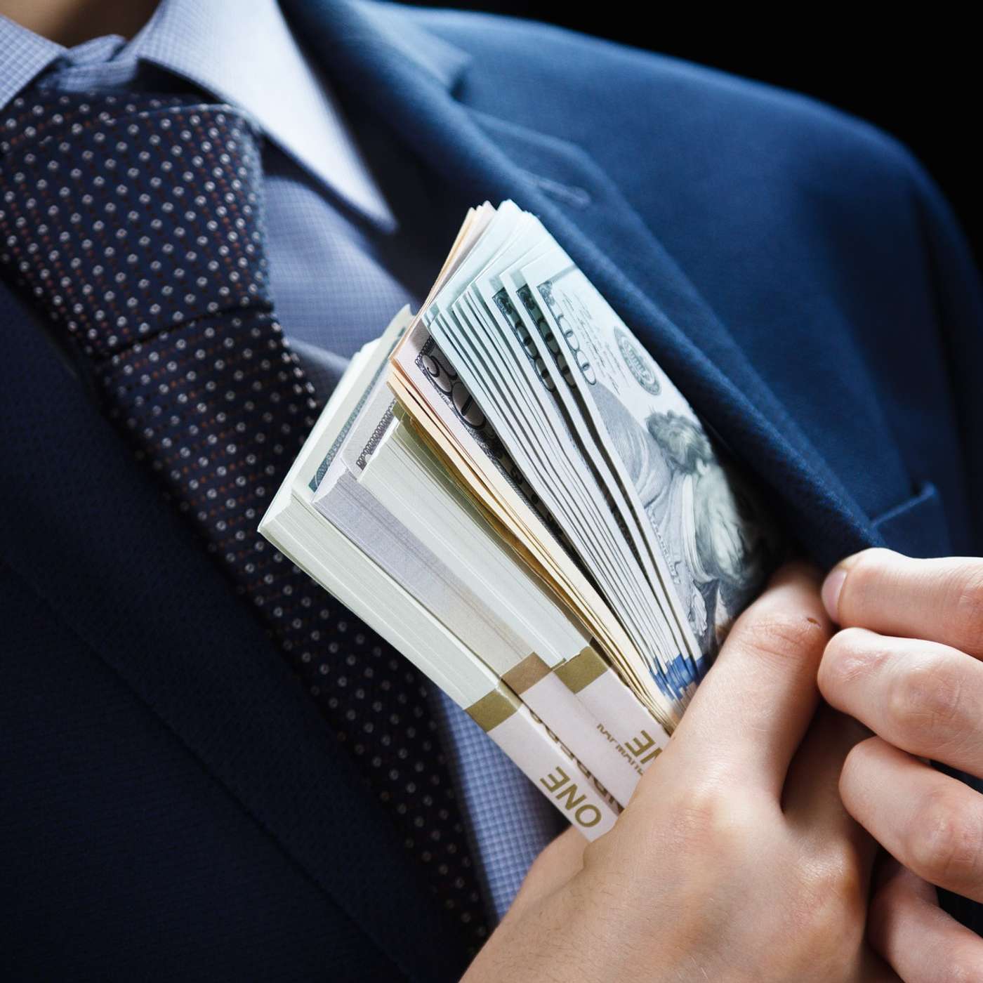 Detecting and avoiding the risks of a client’s fraud