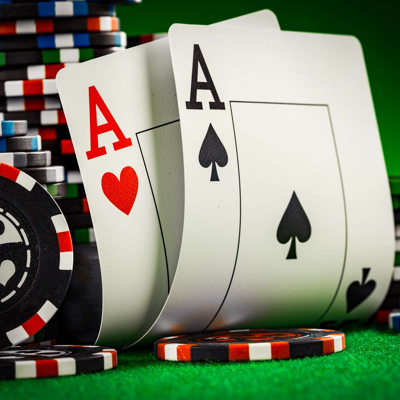 Hell's Kitchen Broadway Musical, Rosalía Lux Tour, World Series of Poker episode artwork