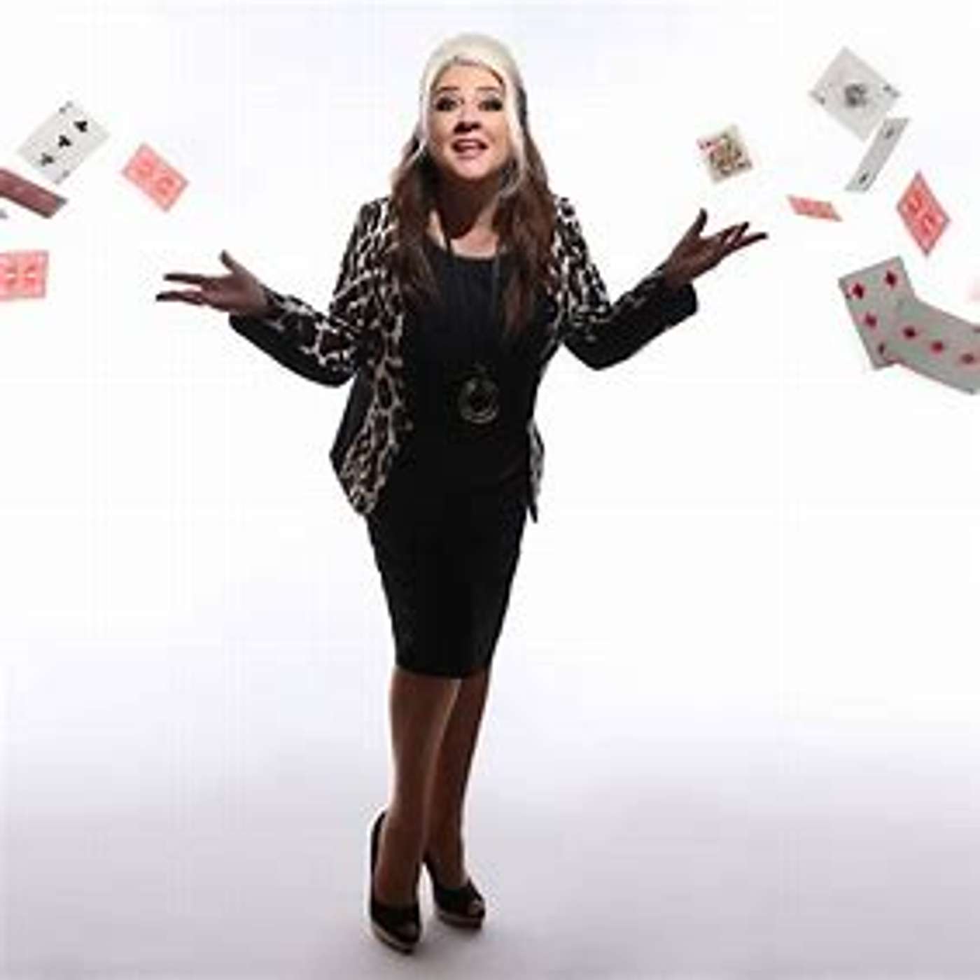 Mandy Muden - A Touch of Magic - Eyes & Teeth - Season 10 - Edition 7