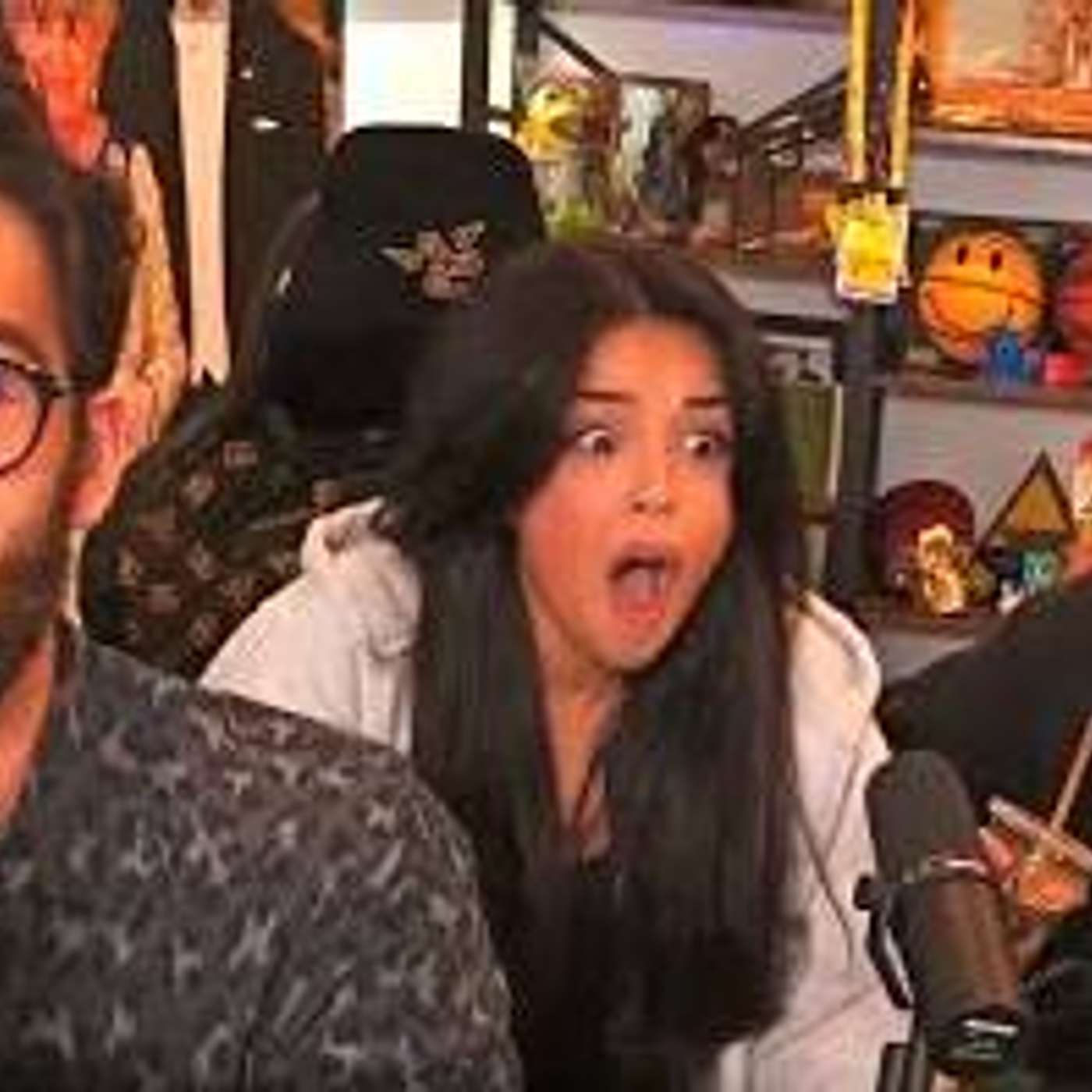 HasanAbi Gives TERRIBLE Dating Advice Along with His Friends {Reaction} | Helios Blog 859