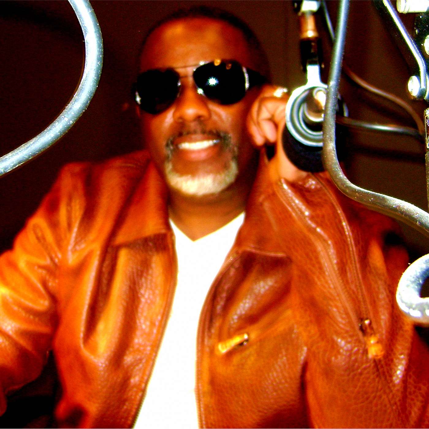 The Love and Happiness Super Podcast Power Mix #10 - Above the Street Level - 