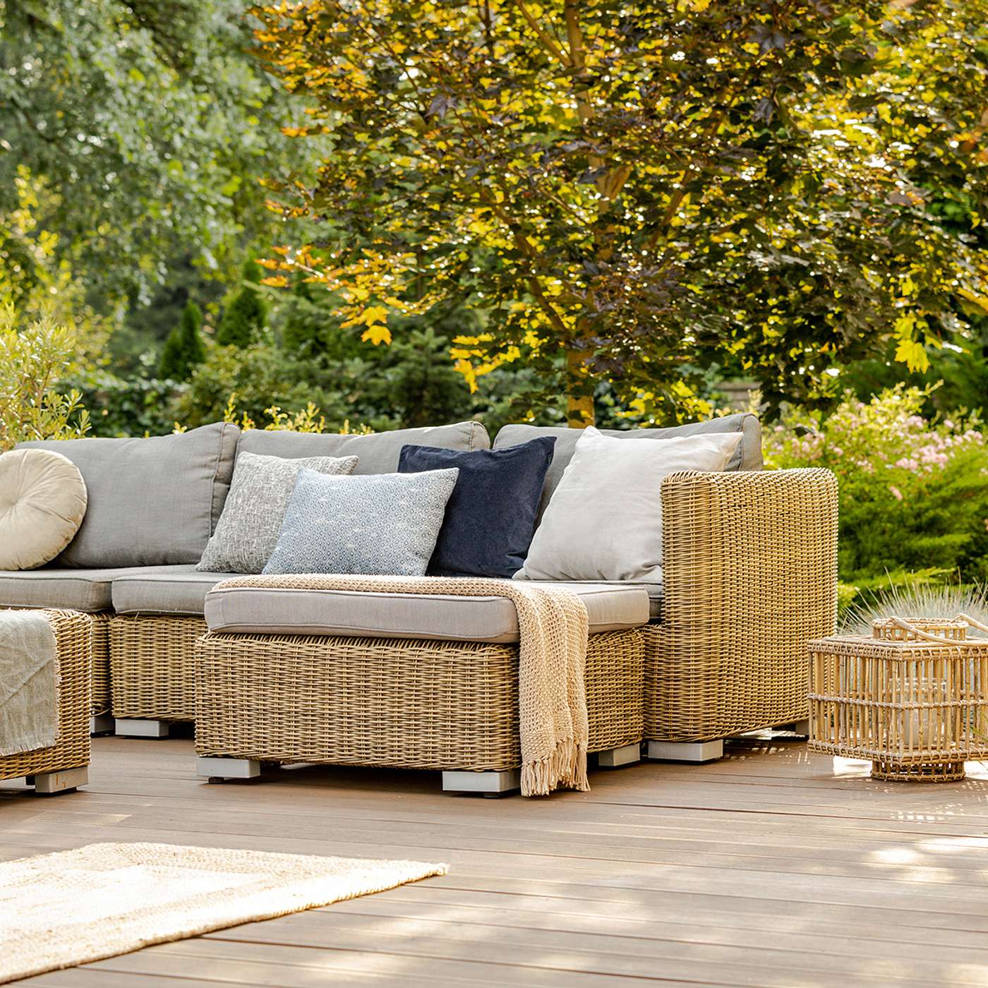 Indoor-Outdoor Harmony: Creating a Seamless Backyard Entertainment Space with Mike Gwynn episode artwork