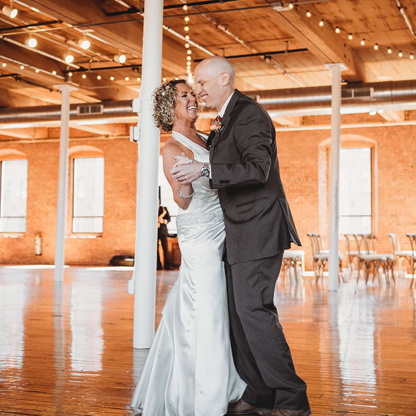 Lisa Marshall — Her Husband with Alzheimer's Forgot They Were Married, So He Proposed Again