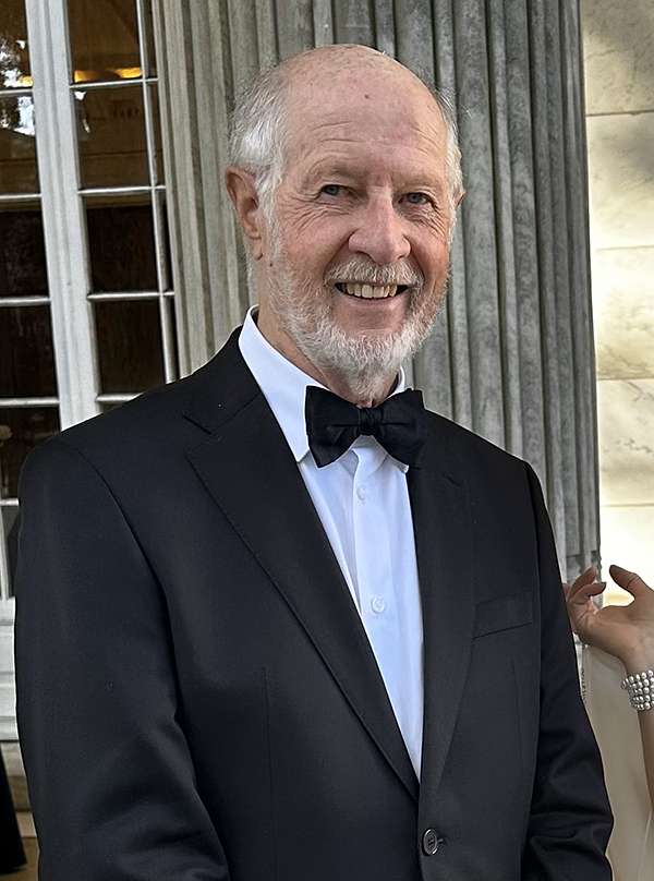 Robert E. Morris, DDS ’69, MPH, FICD