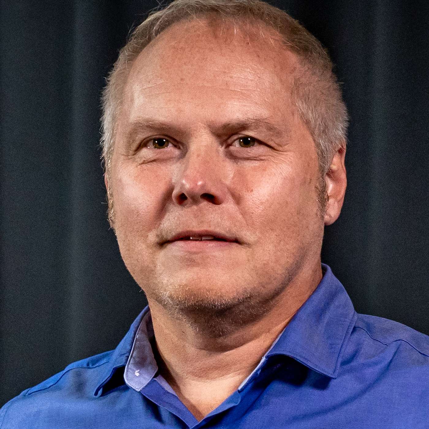 Roman Mrázek ~ TV Barrandov do seriálů nepůjde, umíme malou zábavu Roman Mrázek ~ TV Barrandov do seriálů nepůjde, umíme malou zábavu