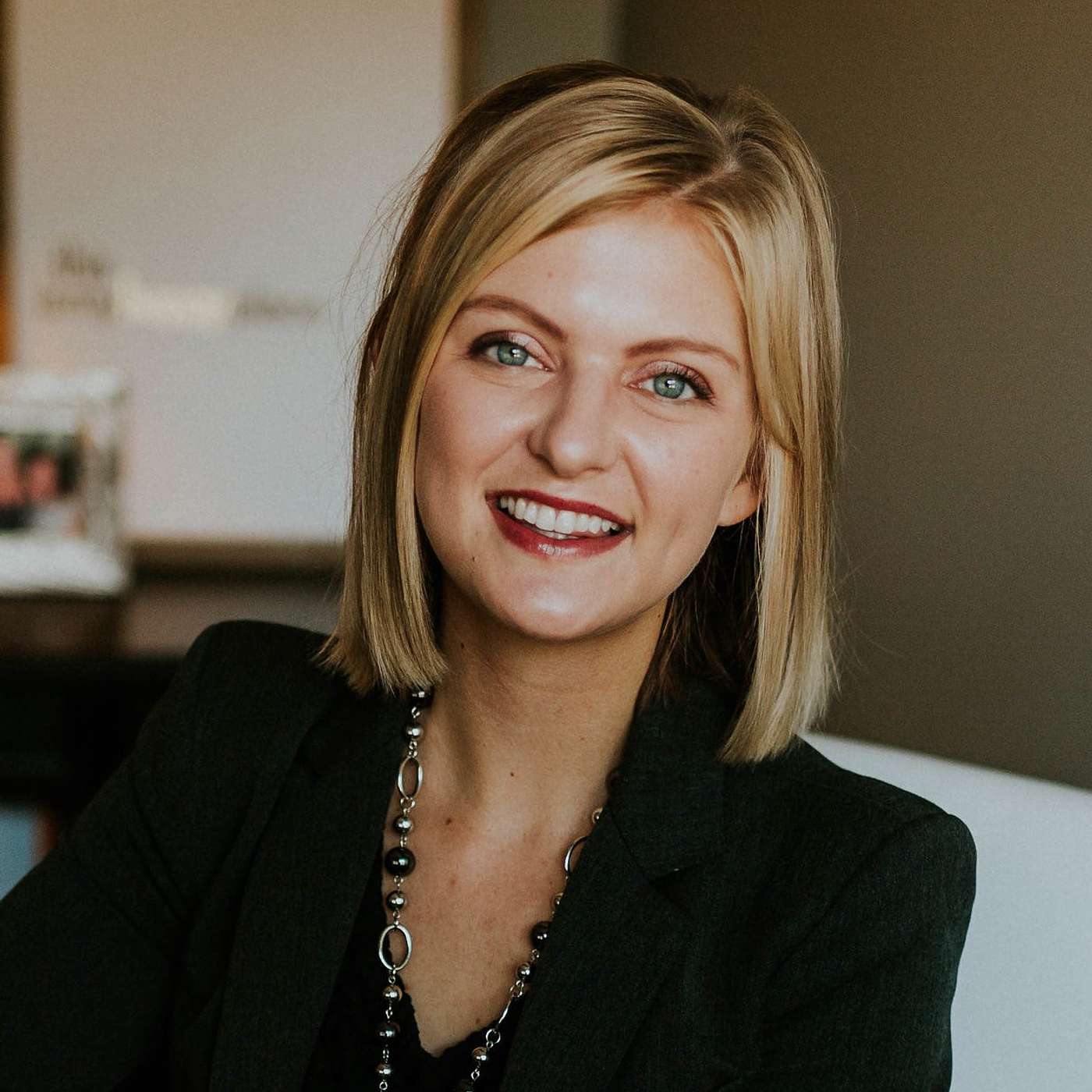 How to Build Your Personal Brand with Anna Schott episode artwork