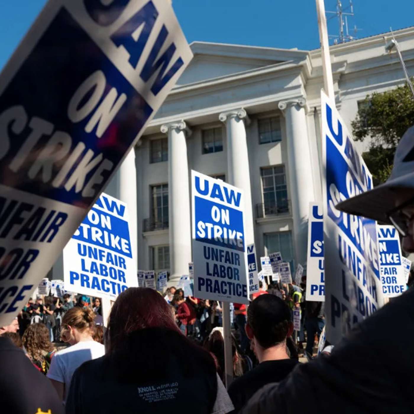 Academic Strikers Form Solidarity Across the Atlantic